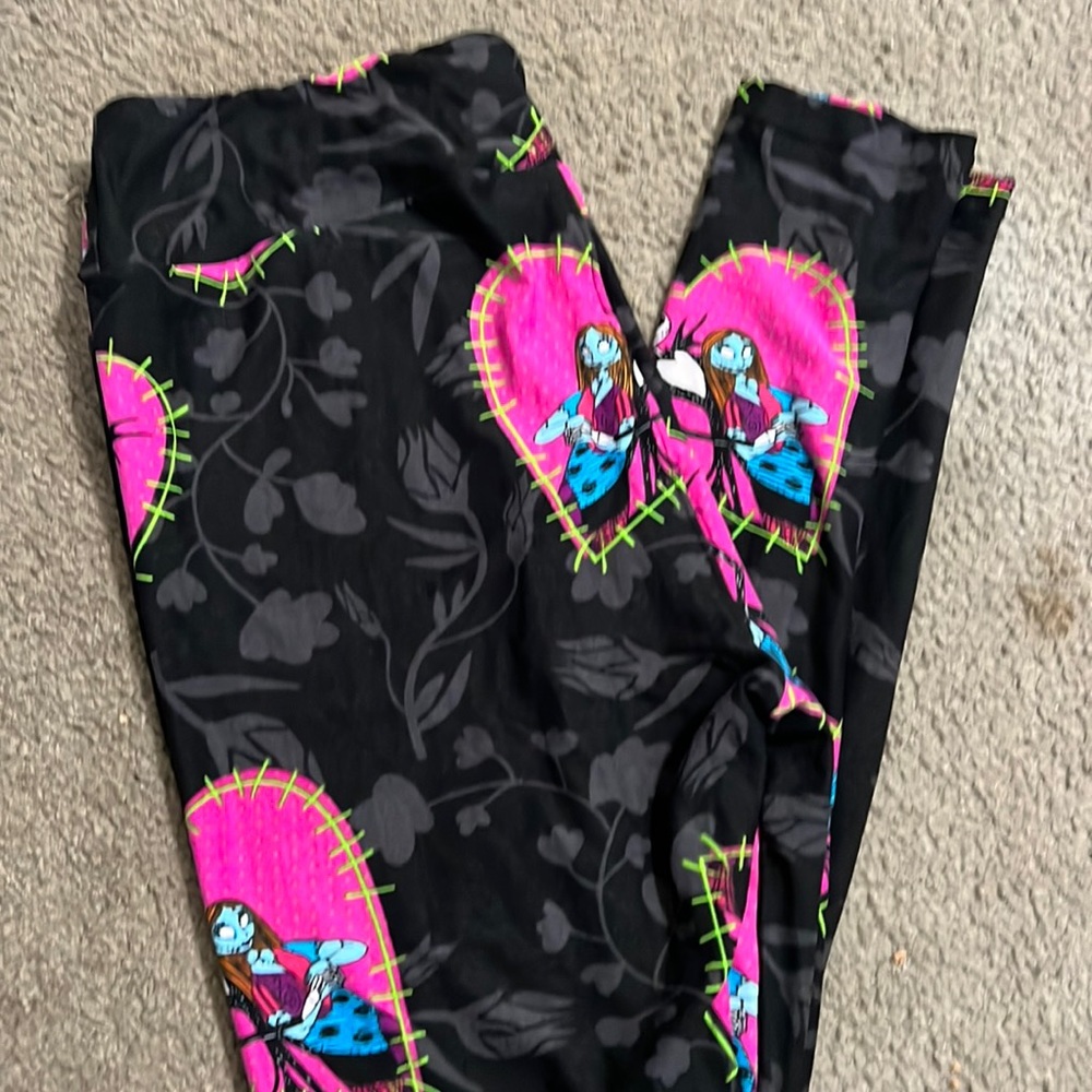 Nightmare Before Christmas Jack and Sally leggings. TC